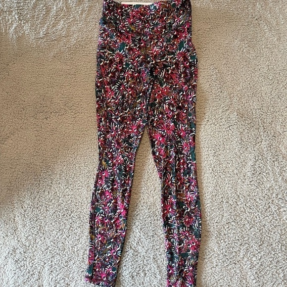 Lululemon Swift Speed High-Rise Tight 28" Size 4
Color Floral Electric Multi - Picture 1 of 7